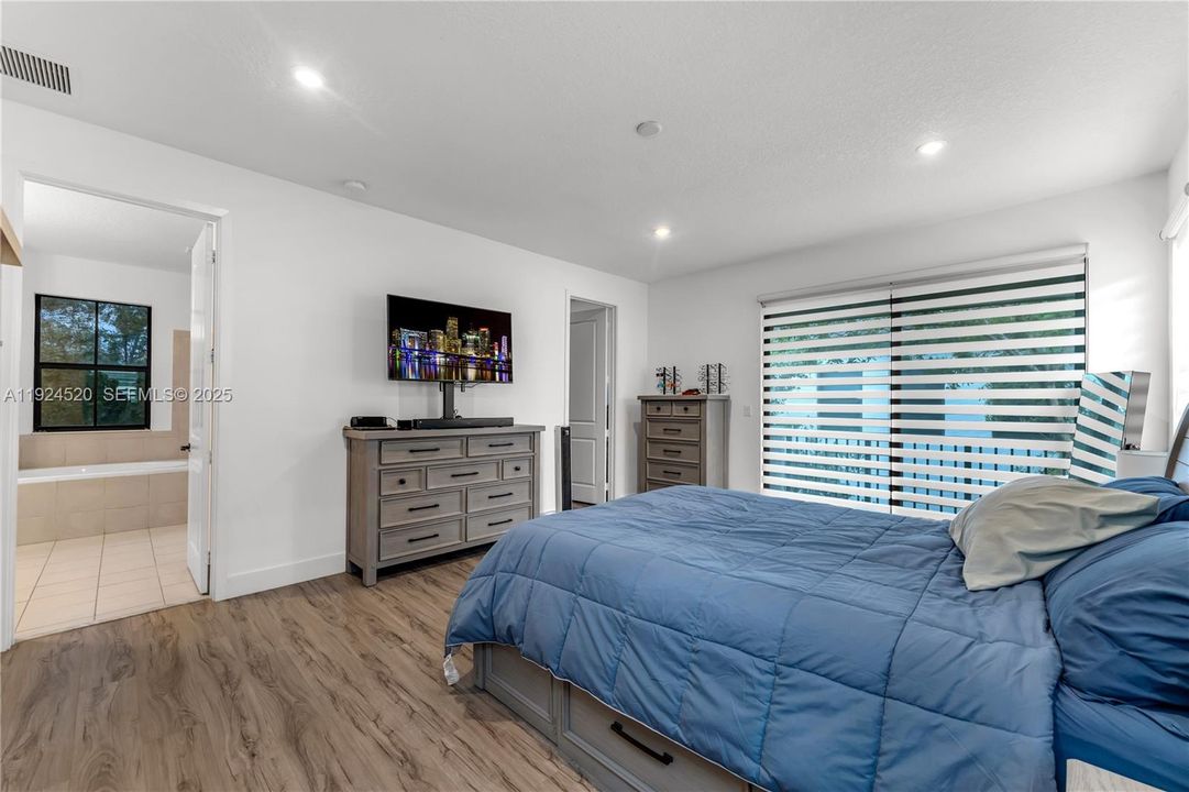 For Sale: $675,000 (3 beds, 2 baths, 2291 Square Feet)