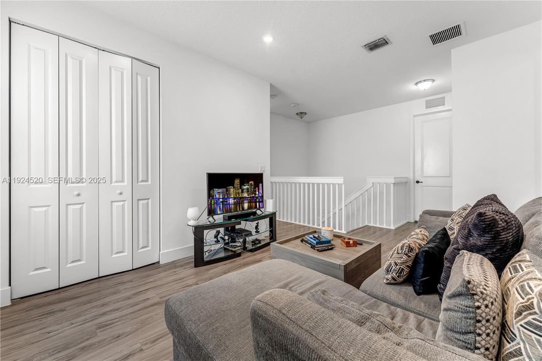 For Sale: $675,000 (3 beds, 2 baths, 2291 Square Feet)