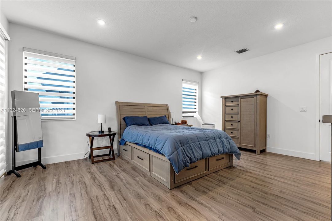 For Sale: $675,000 (3 beds, 2 baths, 2291 Square Feet)