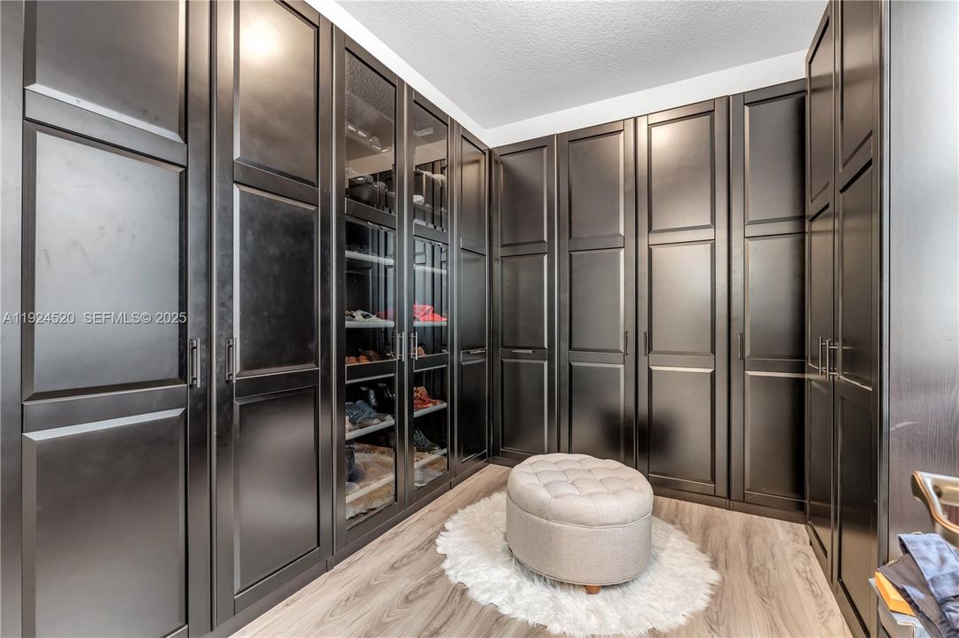 For Sale: $675,000 (3 beds, 2 baths, 2291 Square Feet)