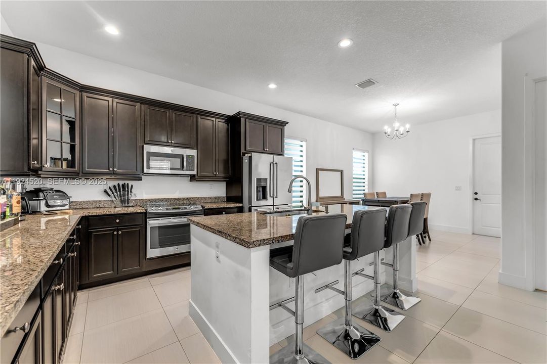 For Sale: $675,000 (3 beds, 2 baths, 2291 Square Feet)