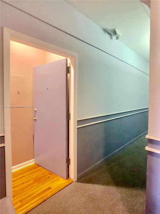 For Sale: $265,000 (2 beds, 1 baths, 613 Square Feet)