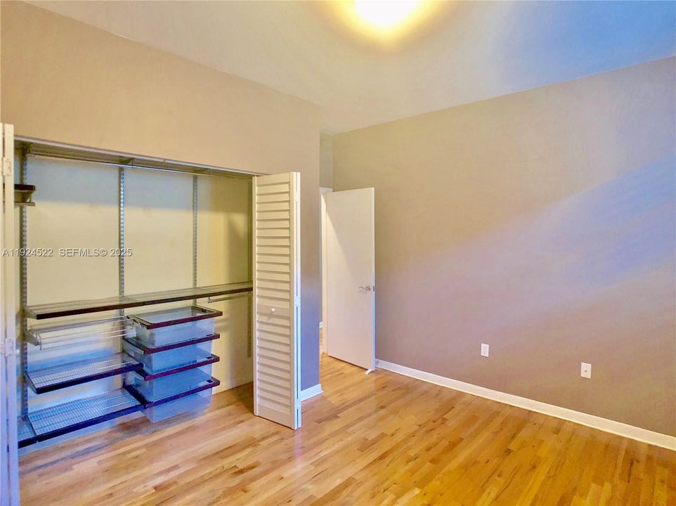 For Sale: $265,000 (2 beds, 1 baths, 613 Square Feet)