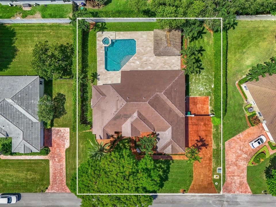 For Sale: $2,195,000 (5 beds, 3 baths, 3360 Square Feet)