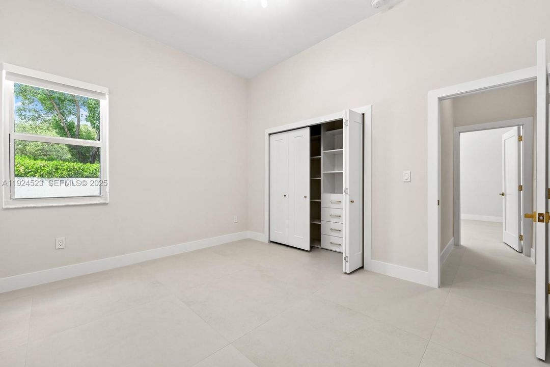 For Sale: $2,195,000 (5 beds, 3 baths, 3360 Square Feet)