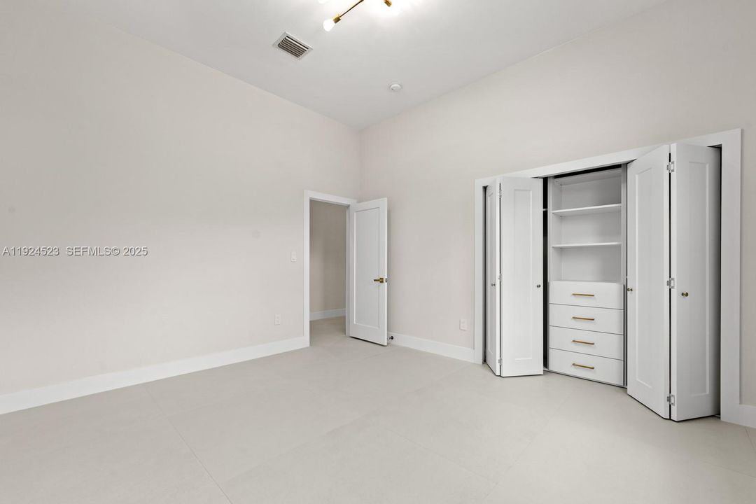 For Sale: $2,195,000 (5 beds, 3 baths, 3360 Square Feet)