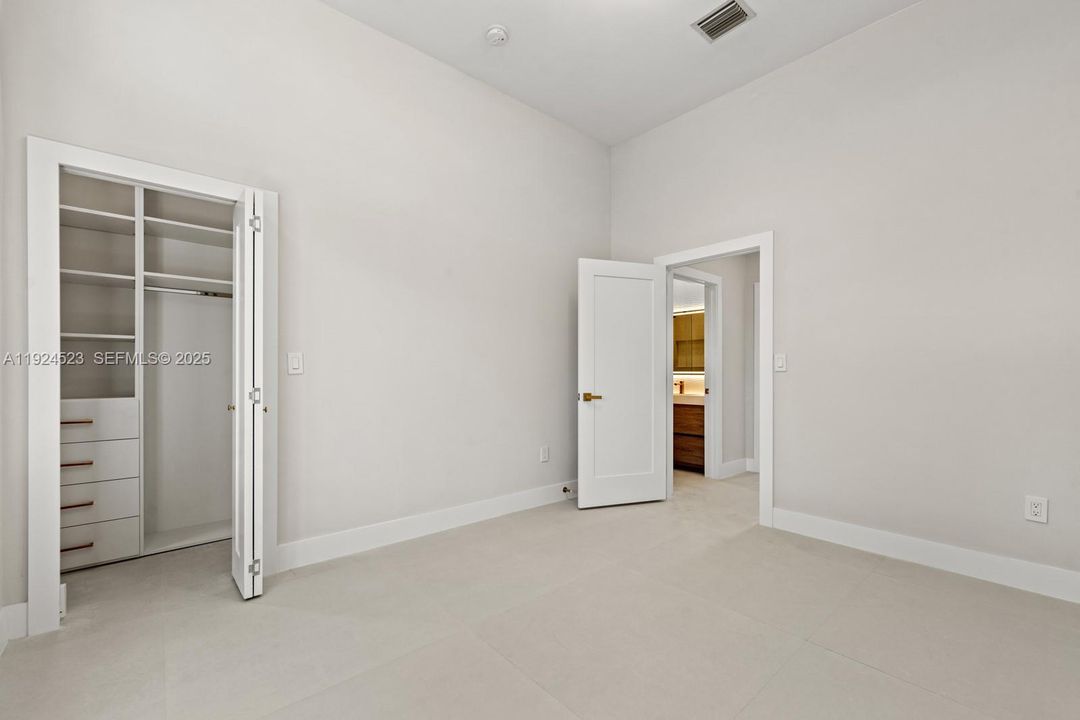 For Sale: $2,195,000 (5 beds, 3 baths, 3360 Square Feet)