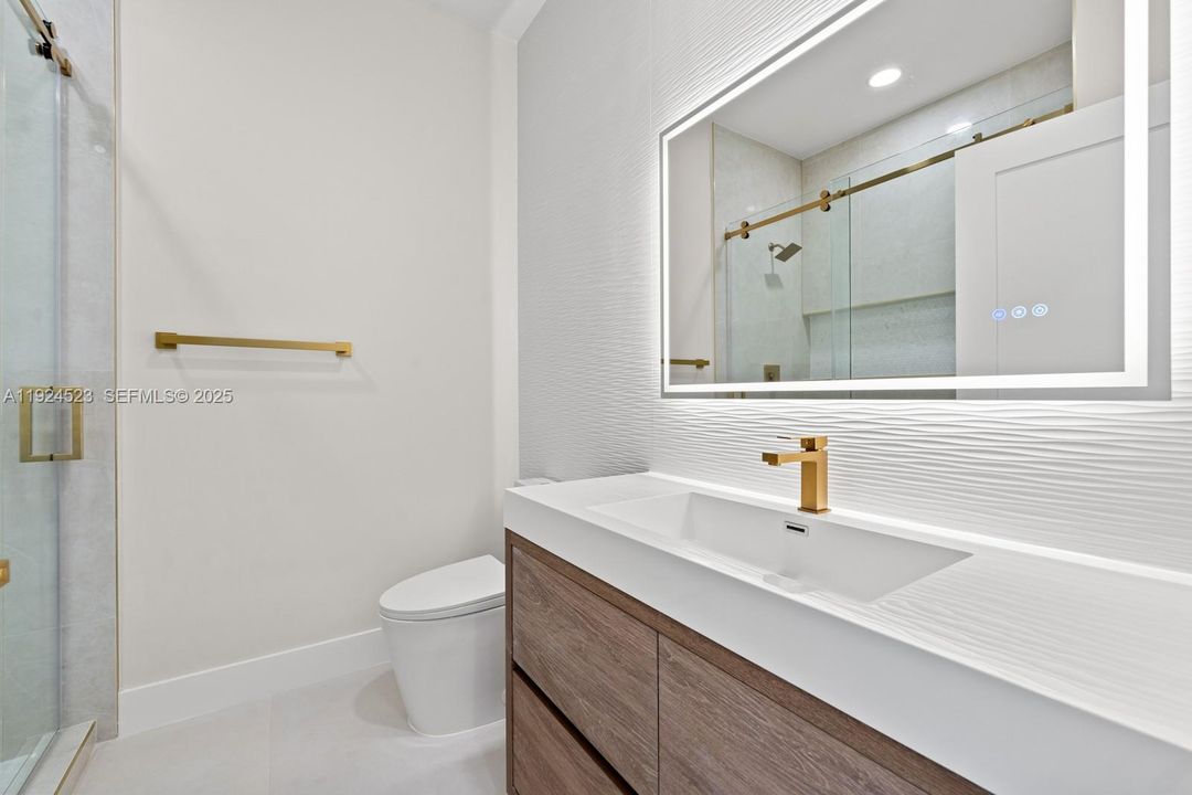 For Sale: $2,195,000 (5 beds, 3 baths, 3360 Square Feet)