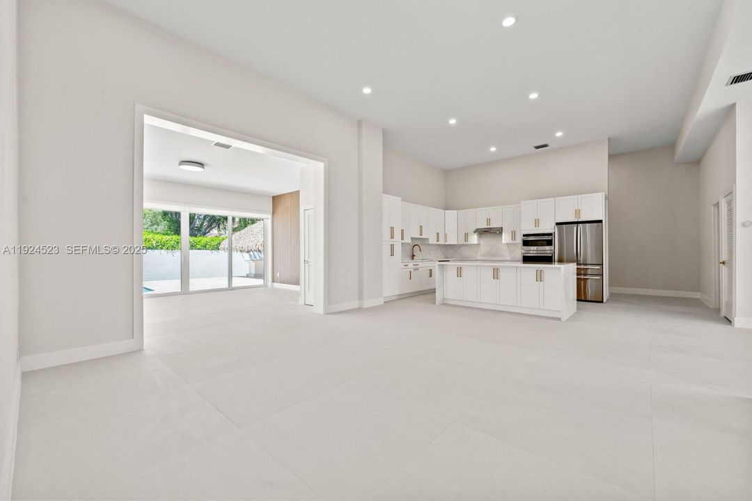 For Sale: $2,195,000 (5 beds, 3 baths, 3360 Square Feet)