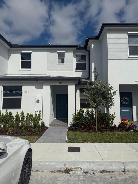 En Renta: $2,490 (3 camas, 2 baños, 0 Pies cuadrados)