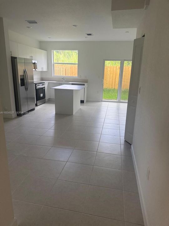 En Renta: $2,490 (3 camas, 2 baños, 0 Pies cuadrados)