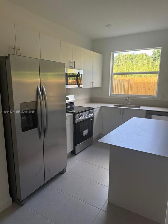 En Renta: $2,490 (3 camas, 2 baños, 0 Pies cuadrados)