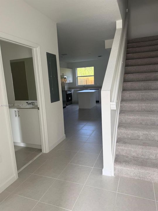 En Renta: $2,490 (3 camas, 2 baños, 0 Pies cuadrados)