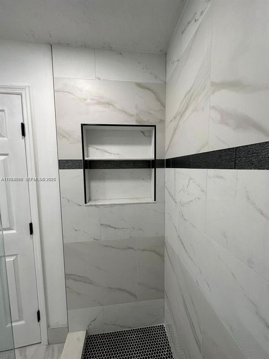 出租: $1,800 (2 贝兹, 1 浴室, 1927 平方英尺)