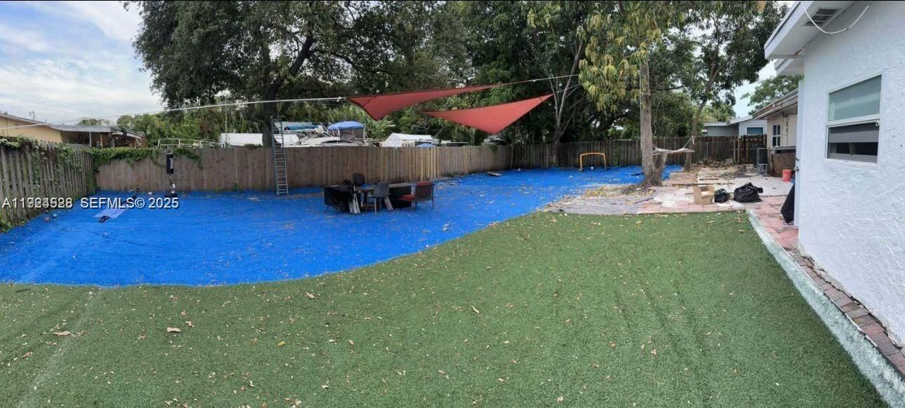 出租: $1,800 (2 贝兹, 1 浴室, 1927 平方英尺)