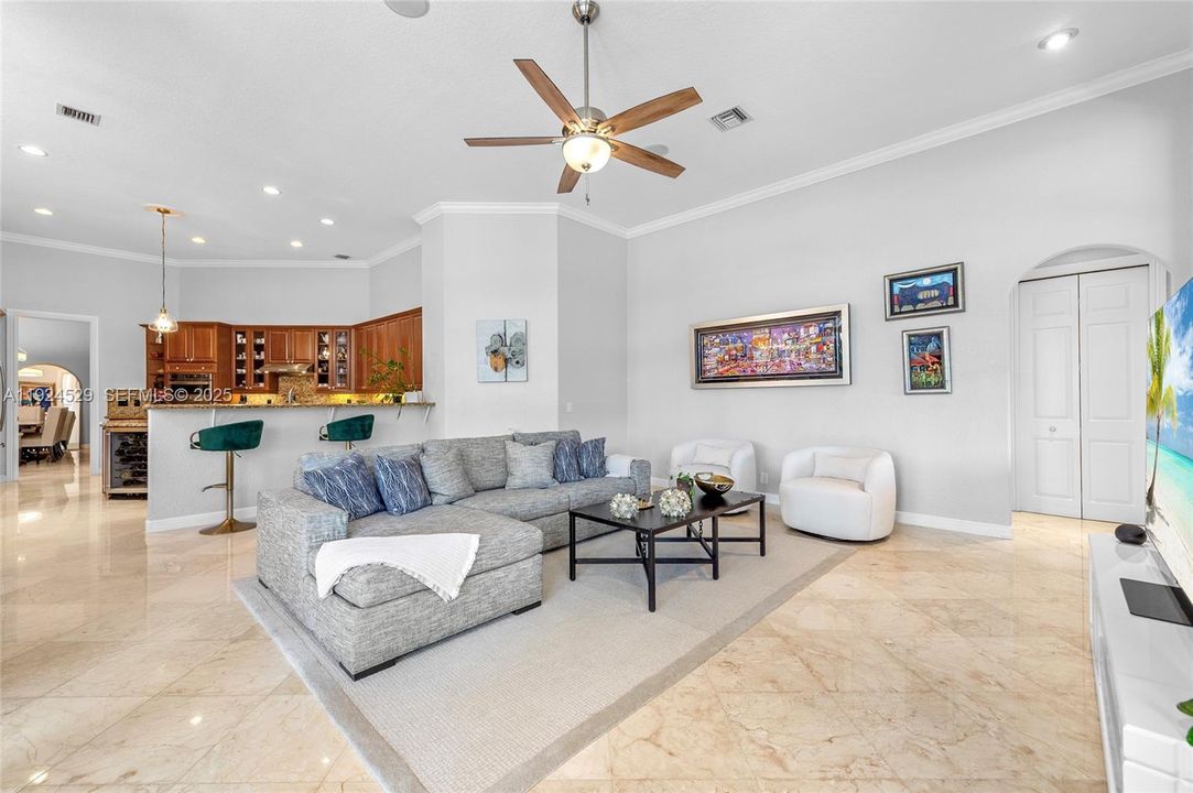 For Sale: $2,075,000 (5 beds, 5 baths, 4915 Square Feet)