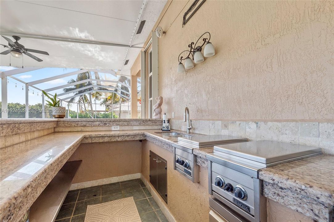 For Sale: $2,075,000 (5 beds, 5 baths, 4915 Square Feet)