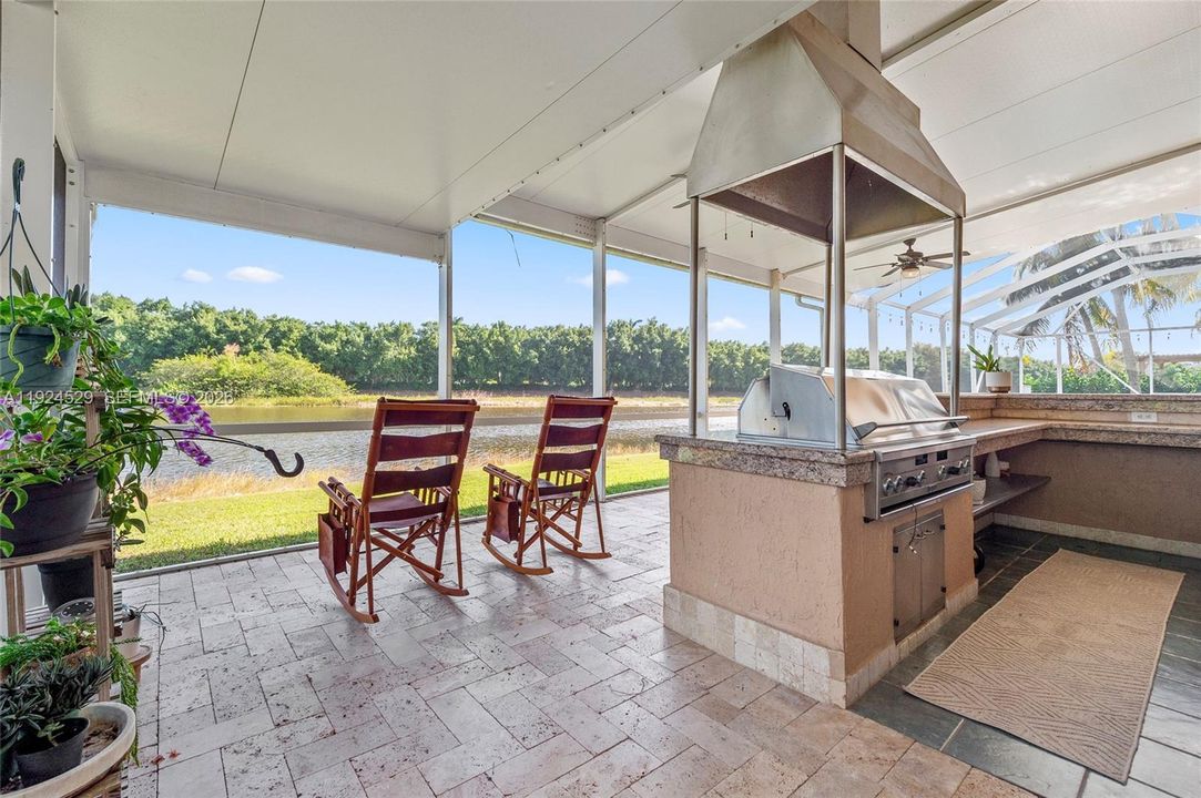 For Sale: $2,075,000 (5 beds, 5 baths, 4915 Square Feet)