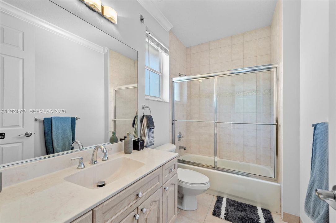 For Sale: $2,075,000 (5 beds, 5 baths, 4915 Square Feet)