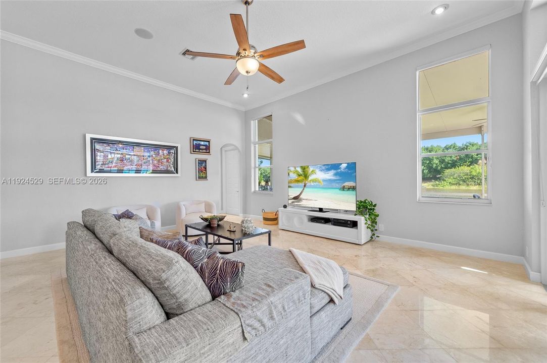 For Sale: $2,075,000 (5 beds, 5 baths, 4915 Square Feet)