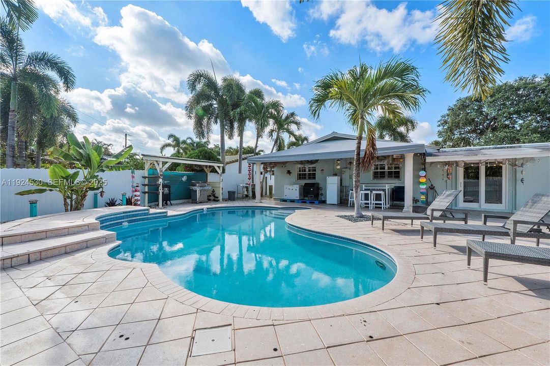 На продажу: $740,000 (3 спален, 2 ванн, 1688 Квадратных фут)