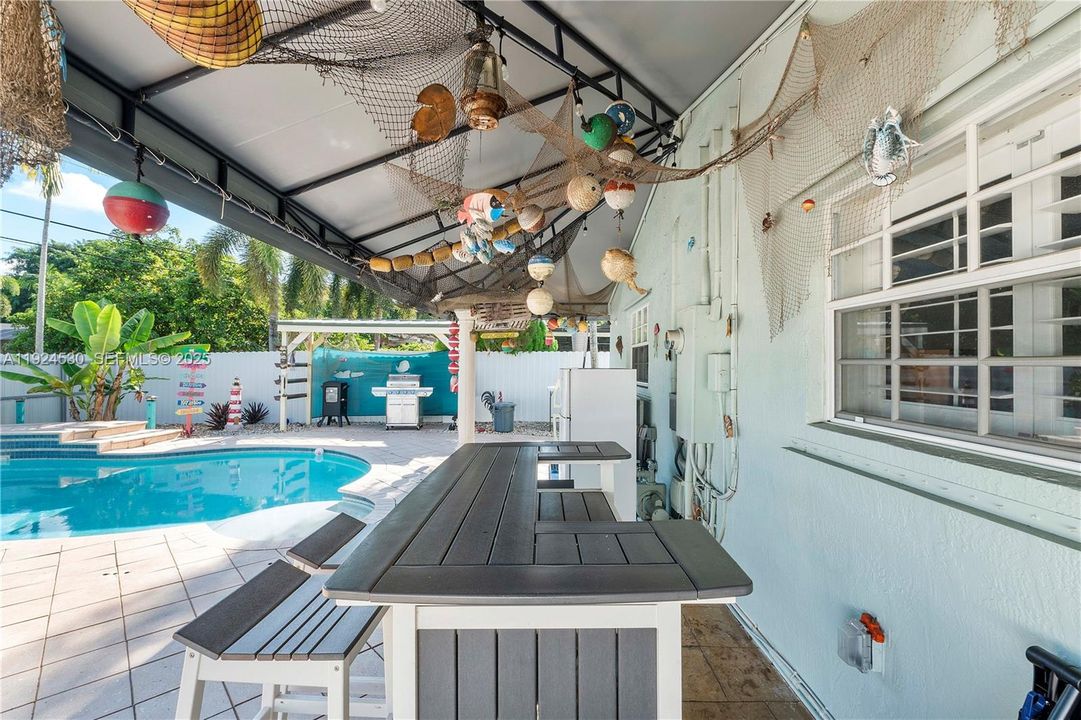 На продажу: $740,000 (3 спален, 2 ванн, 1688 Квадратных фут)