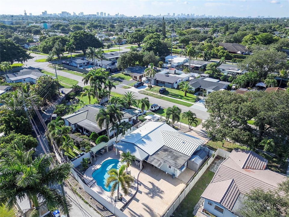 На продажу: $740,000 (3 спален, 2 ванн, 1688 Квадратных фут)