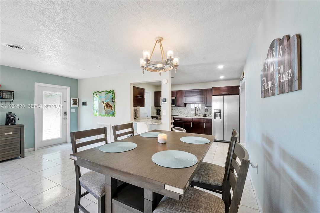 На продажу: $740,000 (3 спален, 2 ванн, 1688 Квадратных фут)