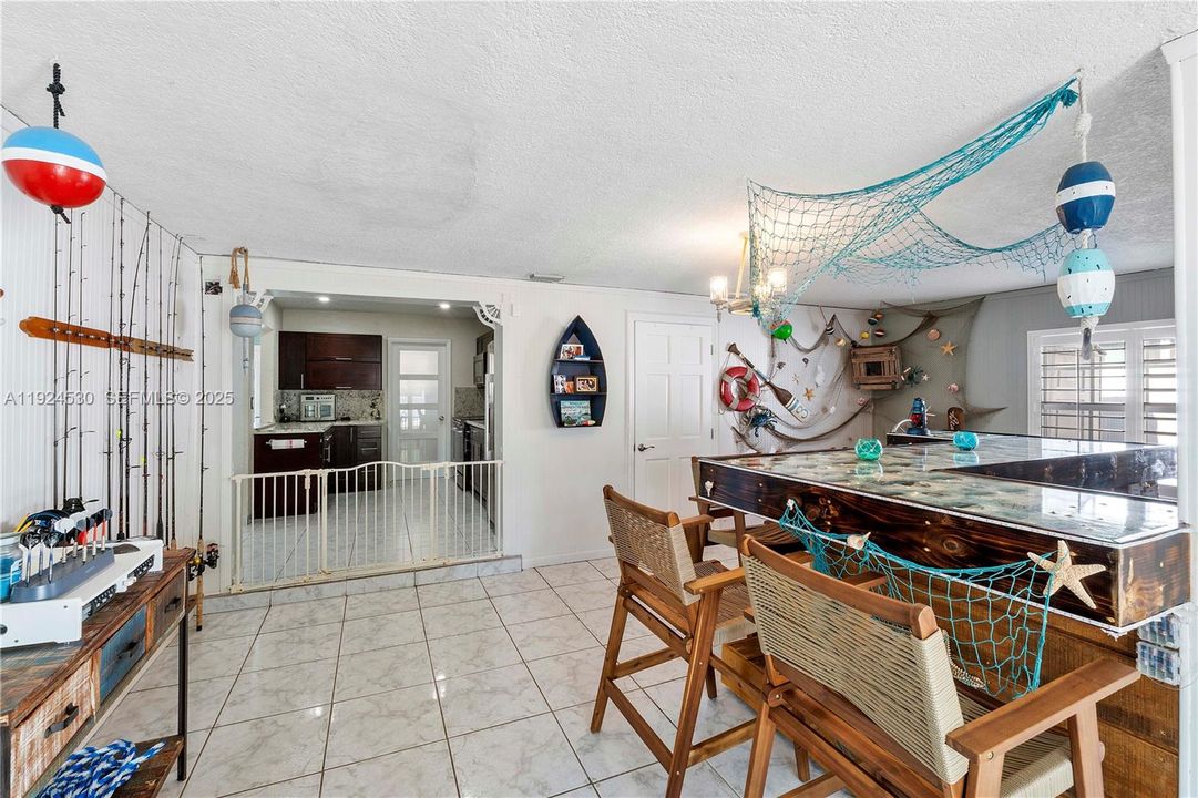 На продажу: $740,000 (3 спален, 2 ванн, 1688 Квадратных фут)