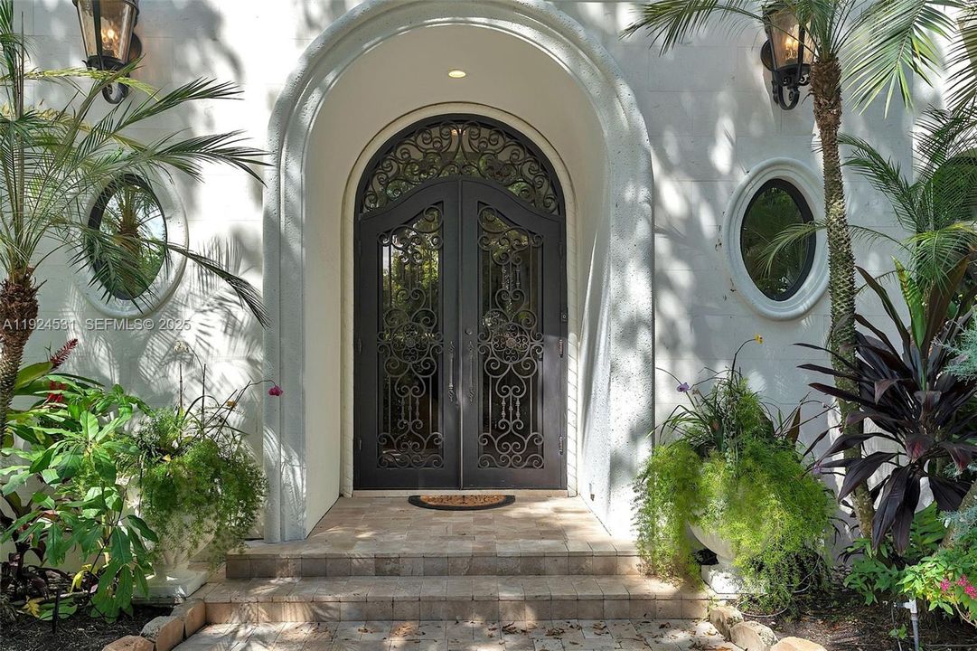 For Sale: $8,000,000 (5 beds, 5 baths, 6099 Square Feet)