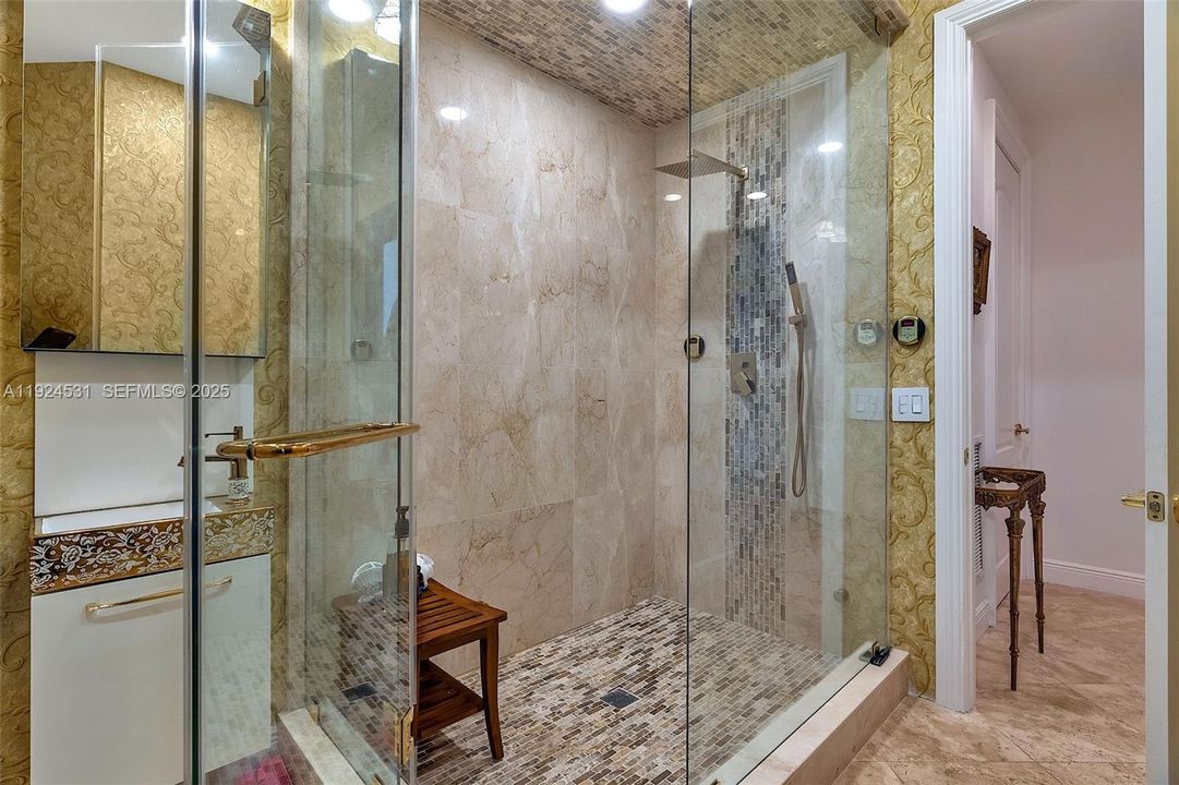 For Sale: $8,000,000 (5 beds, 5 baths, 6099 Square Feet)