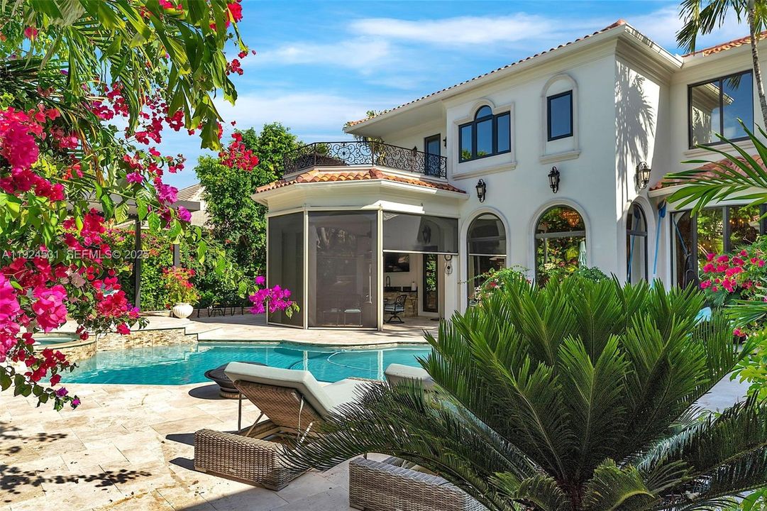 For Sale: $8,000,000 (5 beds, 5 baths, 6099 Square Feet)