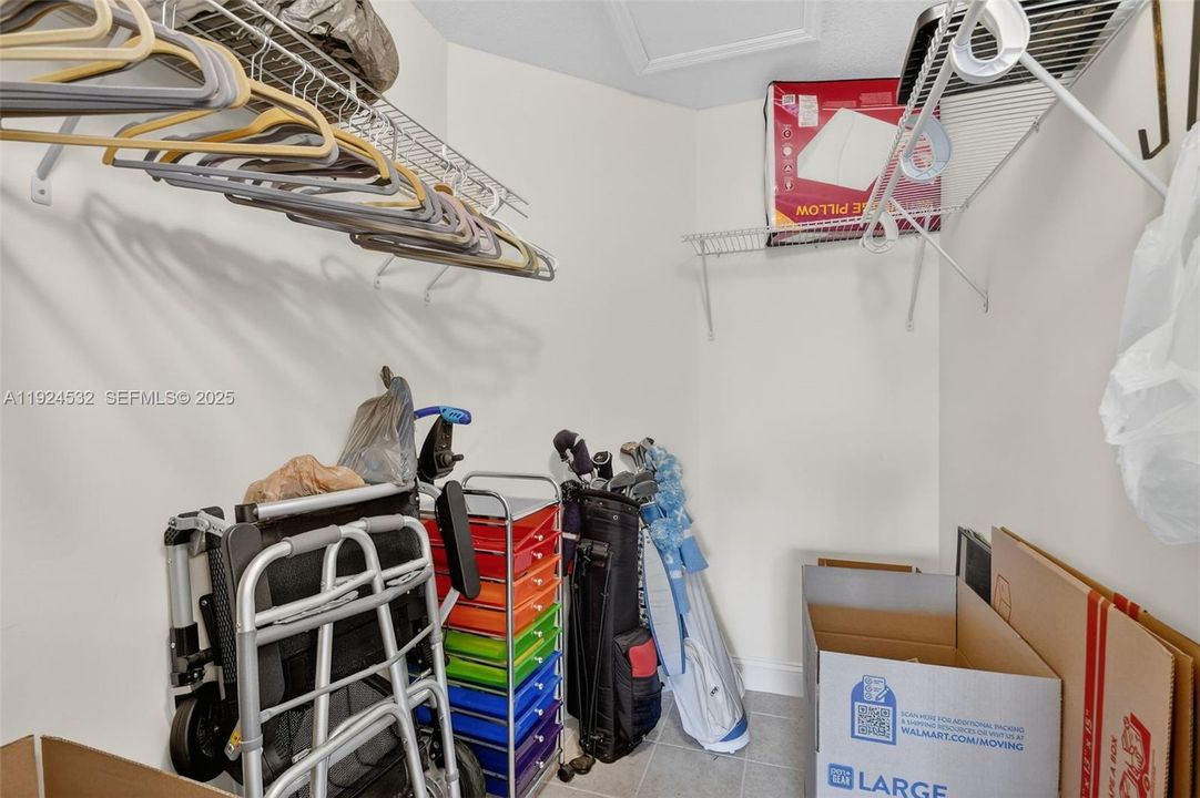 На продажу: $265,000 (3 спален, 2 ванн, 1396 Квадратных фут)