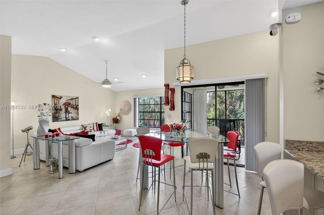 На продажу: $265,000 (3 спален, 2 ванн, 1396 Квадратных фут)