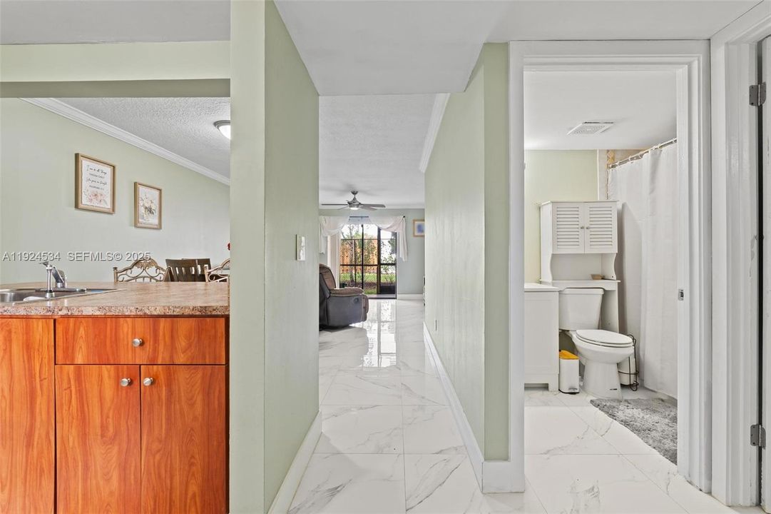 На продажу: $250,000 (2 спален, 2 ванн, 956 Квадратных фут)