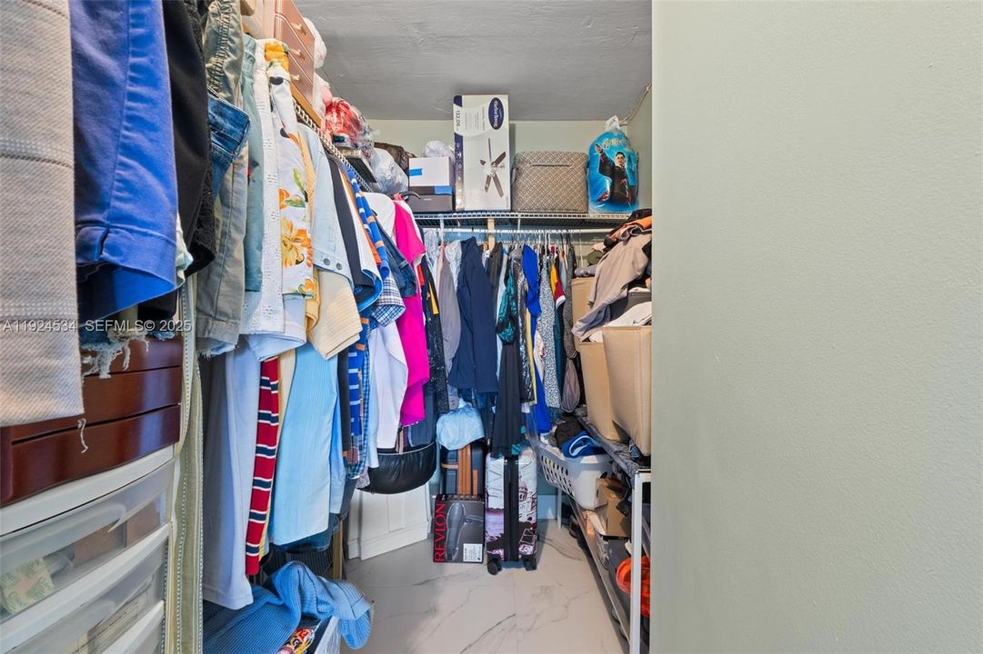 На продажу: $250,000 (2 спален, 2 ванн, 956 Квадратных фут)