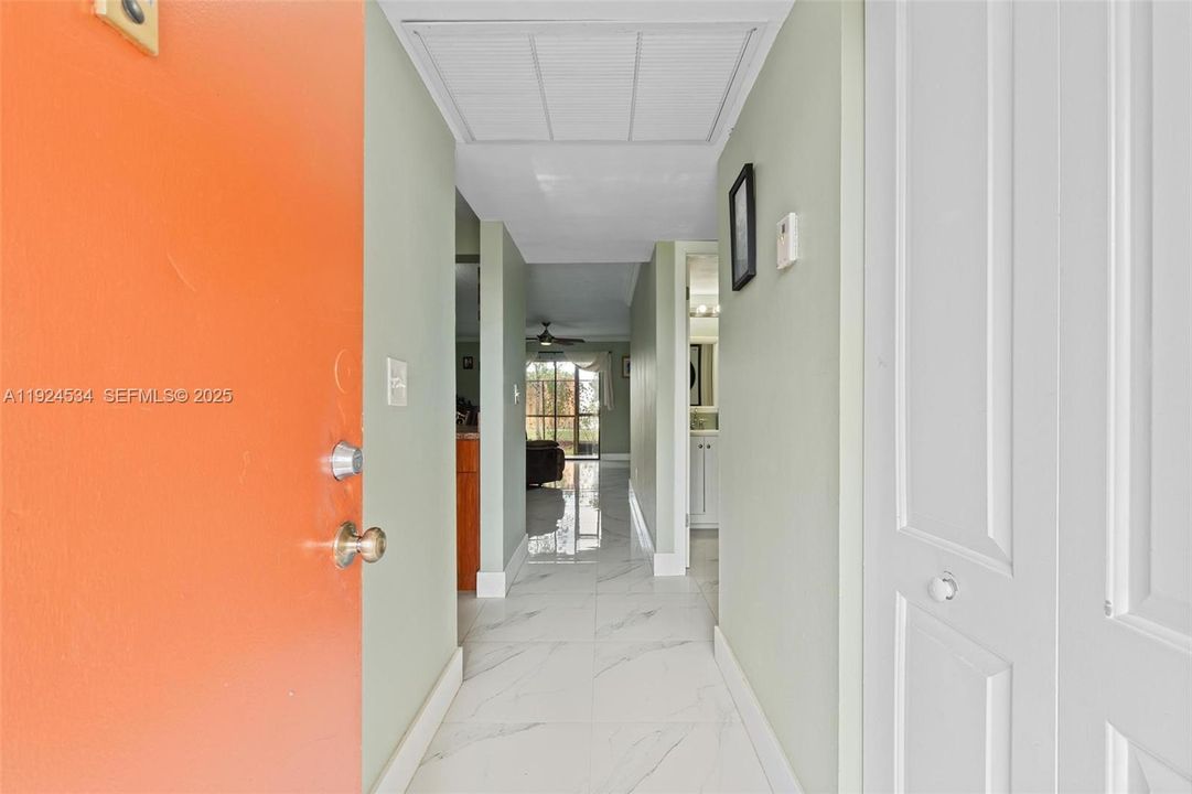 На продажу: $250,000 (2 спален, 2 ванн, 956 Квадратных фут)