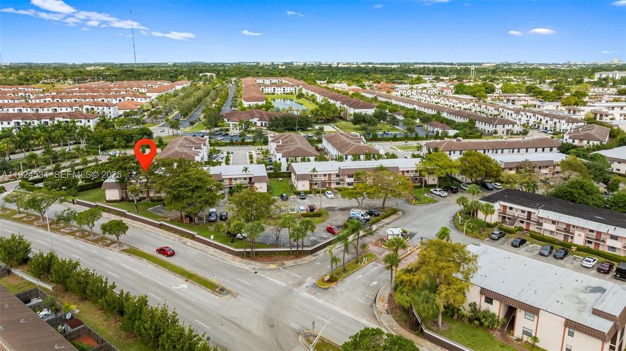 На продажу: $250,000 (2 спален, 2 ванн, 956 Квадратных фут)