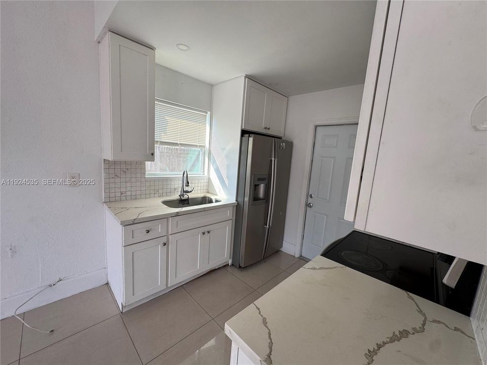 待售: $245,000 (2 贝兹, 1 浴室, 0 平方英尺)