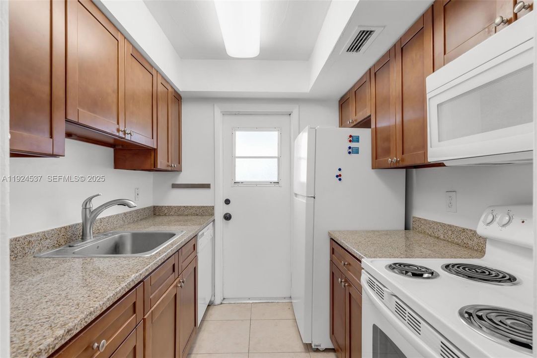 В аренду: $1,750 (1 спален, 1 ванн, 620 Квадратных фут)