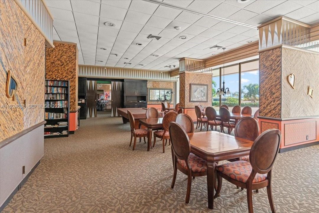 На продажу: $570,000 (2 спален, 3 ванн, 1950 Квадратных фут)