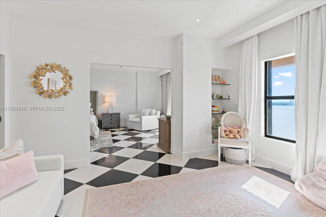 На продажу: $570,000 (2 спален, 3 ванн, 1950 Квадратных фут)