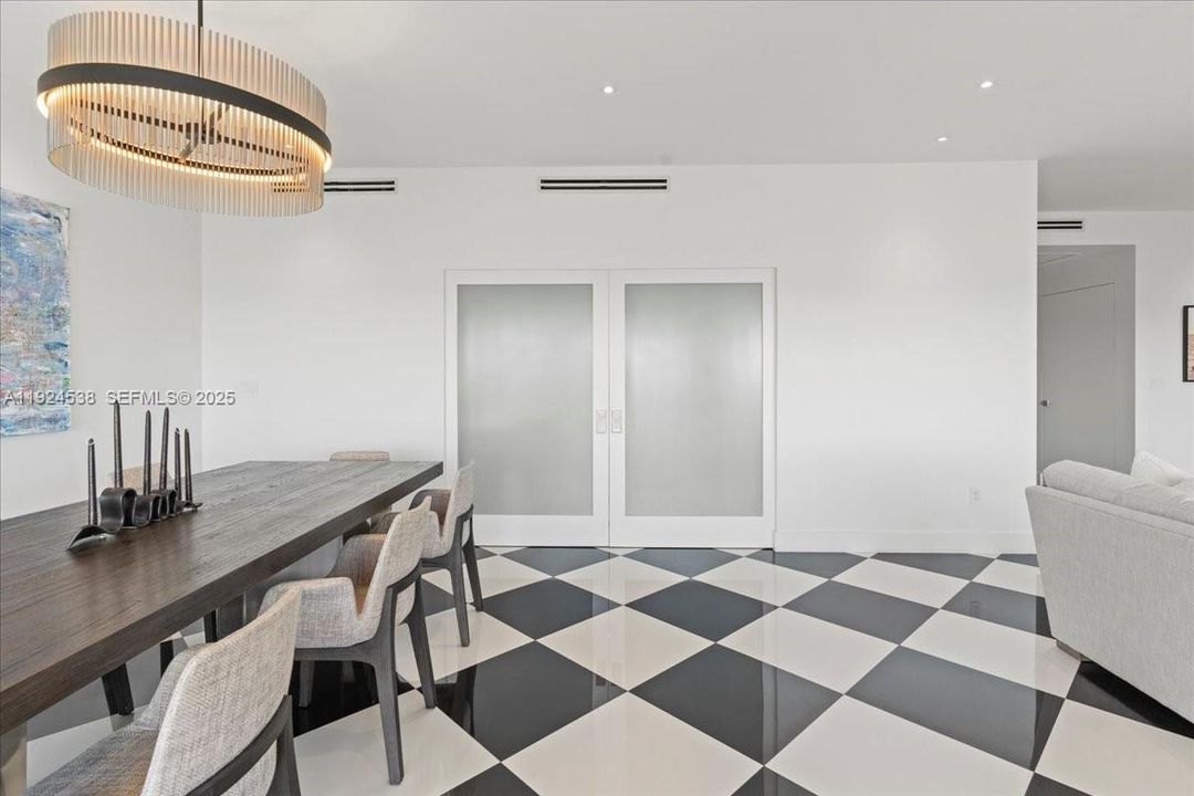 На продажу: $570,000 (2 спален, 3 ванн, 1950 Квадратных фут)