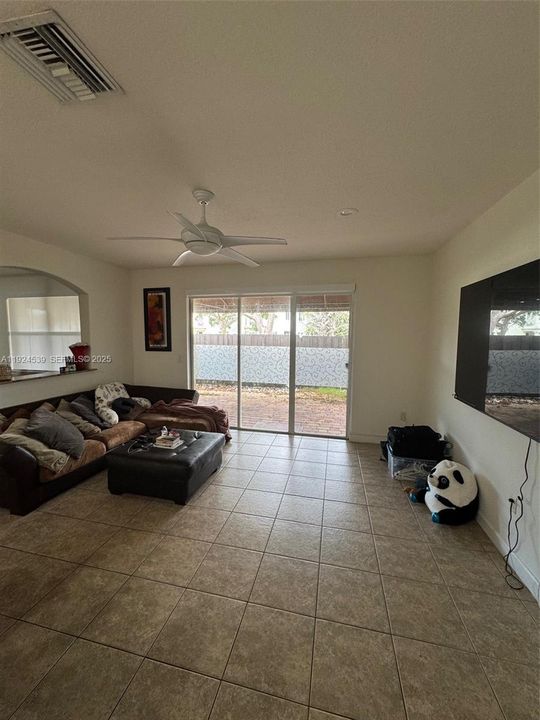 For Sale: $740,000 (4 beds, 2 baths, 2217 Square Feet)