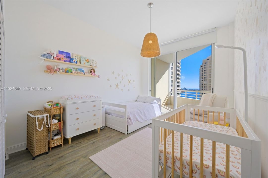 For Sale: $865,000 (2 beds, 2 baths, 1300 Square Feet)