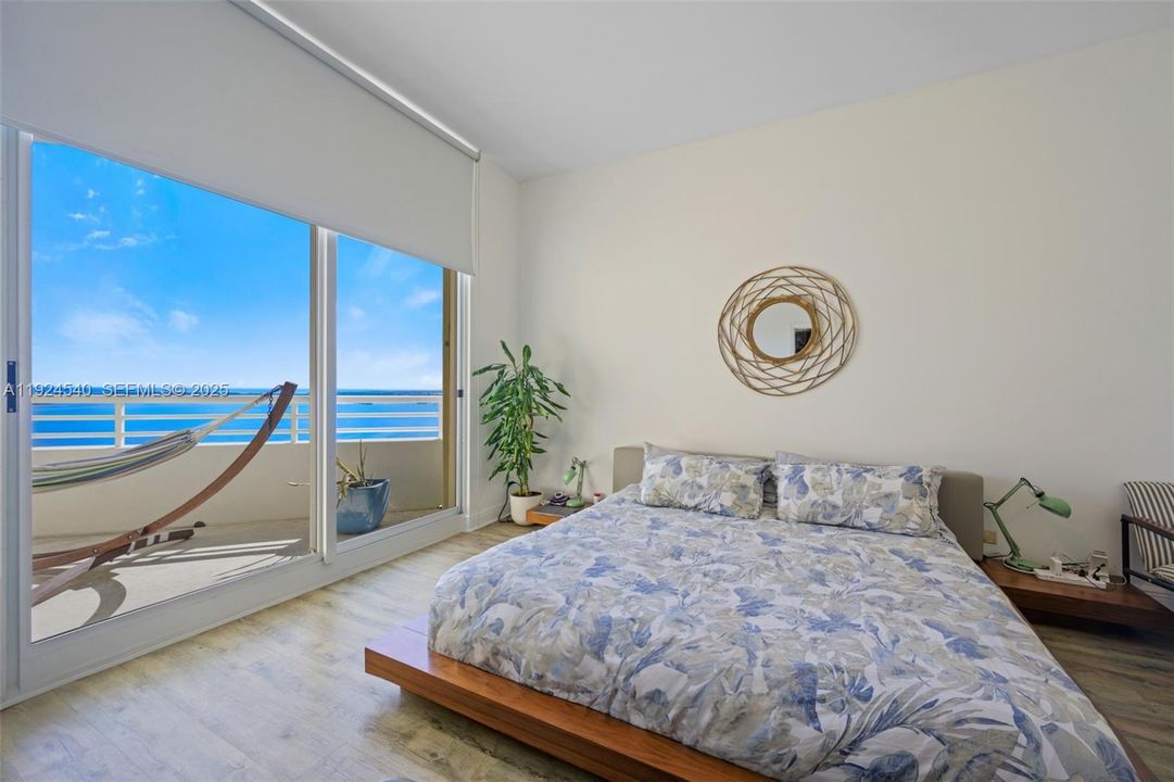 For Sale: $865,000 (2 beds, 2 baths, 1300 Square Feet)