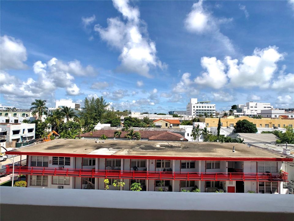 For Rent: $2,150 (1 beds, 1 baths, 700 Square Feet)