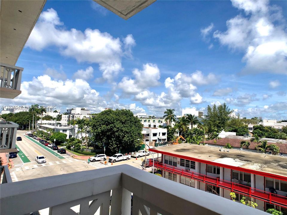 For Rent: $2,150 (1 beds, 1 baths, 700 Square Feet)