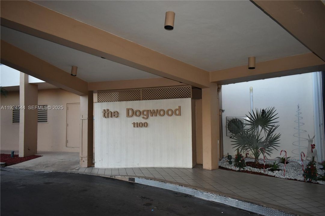 待售: $158,500 (2 贝兹, 2 浴室, 1100 平方英尺)