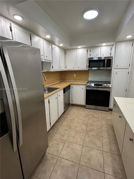 待售: $158,500 (2 贝兹, 2 浴室, 1100 平方英尺)